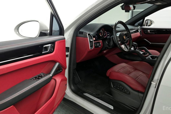 2022 Porsche Cayenne с пробегом 10 608 км