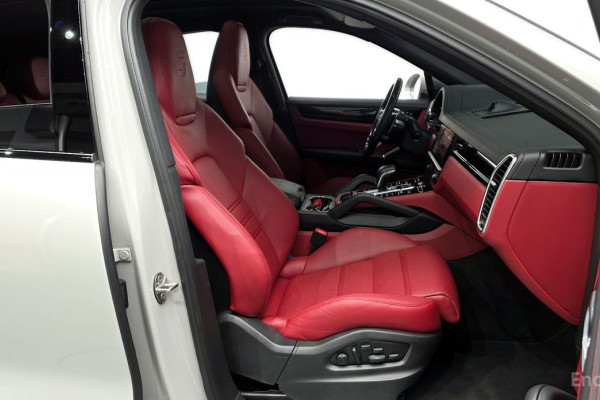 2022 Porsche Cayenne с пробегом 10 608 км