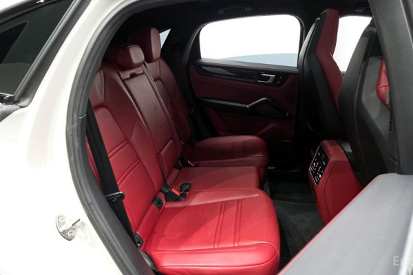 2022 Porsche Cayenne с пробегом 10 608 км