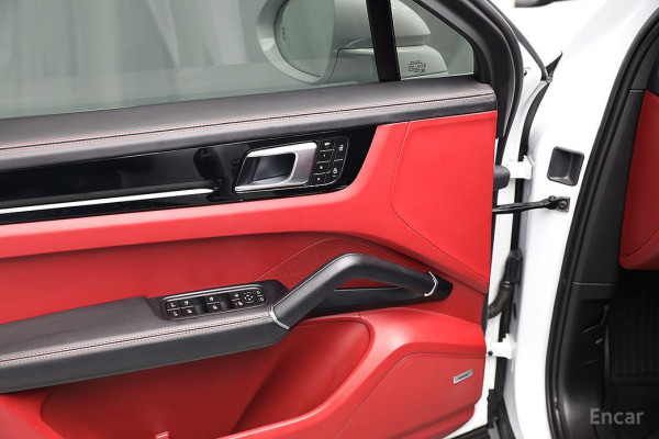 2023 Porsche Cayenne с пробегом 25 640 км