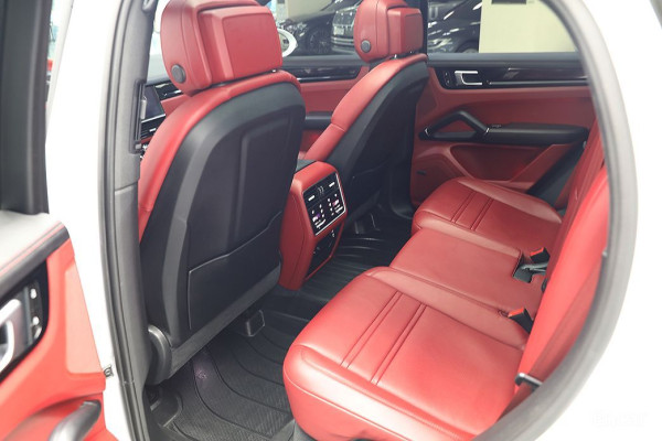 2023 Porsche Cayenne с пробегом 25 640 км