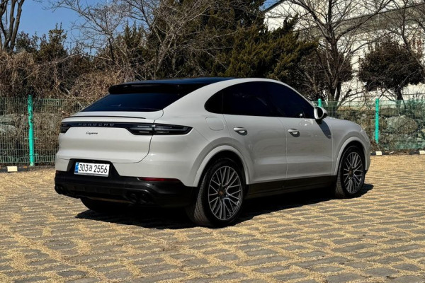 2022 Porsche Cayenne с пробегом 45 000 км
