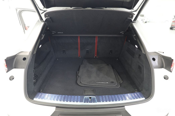 2023 Porsche Cayenne с пробегом 25 640 км