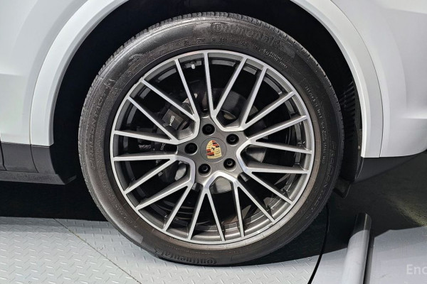 2023 Porsche Cayenne с пробегом 25 695 км