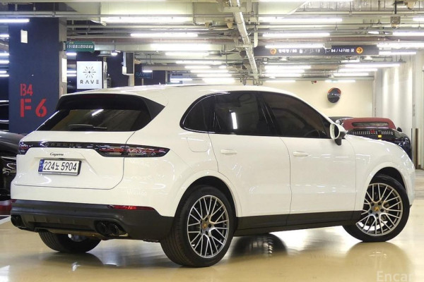 2023 Porsche Cayenne с пробегом 30 700 км