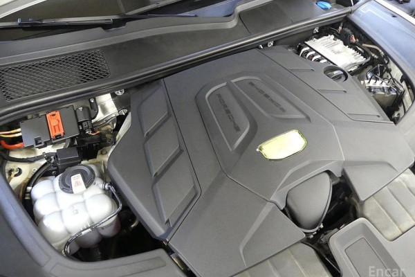 2023 Porsche Cayenne с пробегом 30 700 км