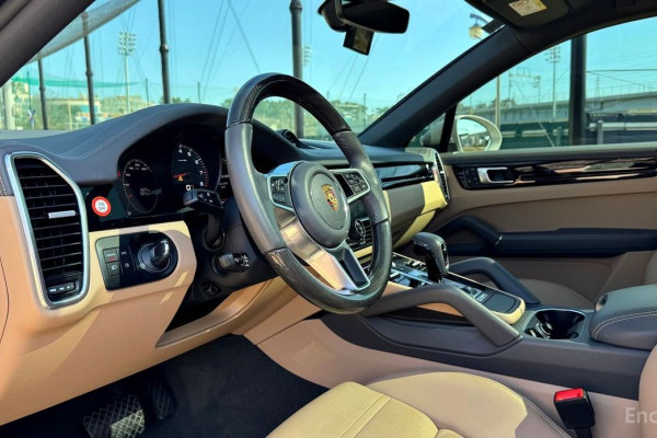 2022 Porsche Cayenne с пробегом 45 000 км
