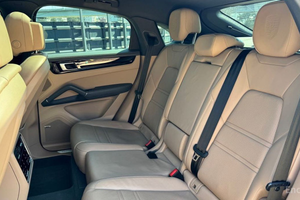 2022 Porsche Cayenne с пробегом 45 000 км