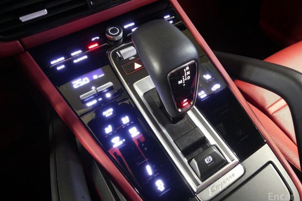 2023 Porsche Cayenne с пробегом 30 700 км