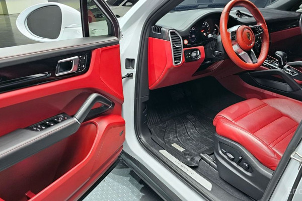 2023 Porsche Cayenne с пробегом 25 695 км
