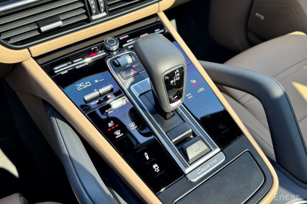 2022 Porsche Cayenne с пробегом 45 000 км