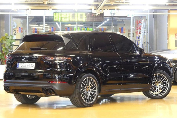 2023 Porsche Cayenne с пробегом 31 000 км