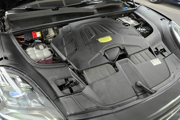 2022 Porsche Cayenne с пробегом 56 045 км