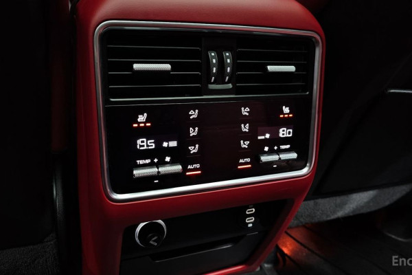 2023 Porsche Cayenne с пробегом 25 695 км