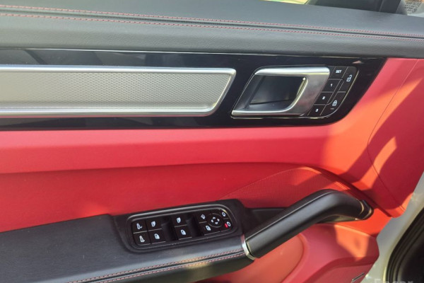 2023 Porsche Cayenne с пробегом 26 758 км