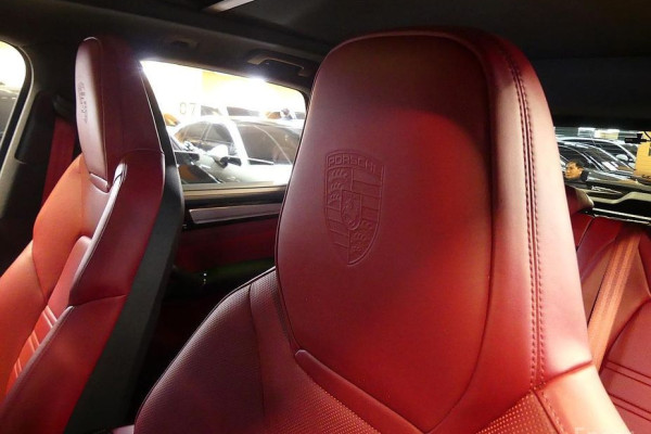 2023 Porsche Cayenne с пробегом 31 000 км