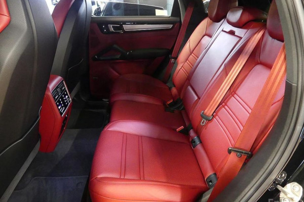 2023 Porsche Cayenne с пробегом 31 000 км