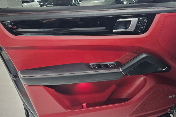 2022 Porsche Cayenne с пробегом 33 261 км