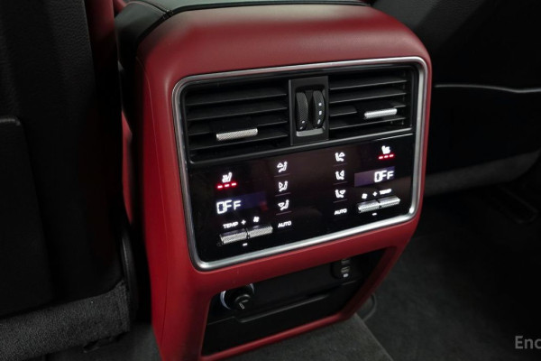 2022 Porsche Cayenne с пробегом 56 045 км