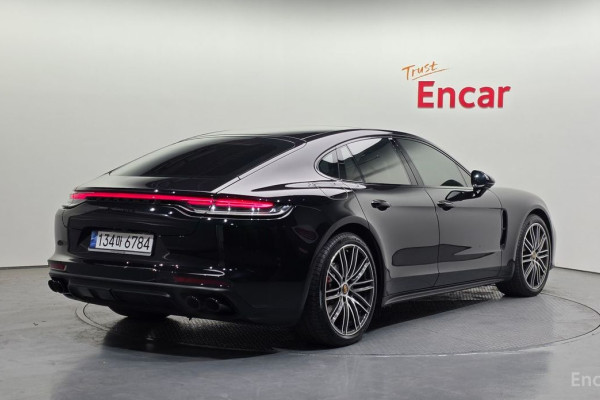 2023 Porsche Panamera с пробегом 48 128 км