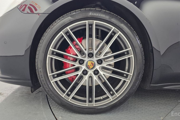 2023 Porsche Panamera с пробегом 48 128 км