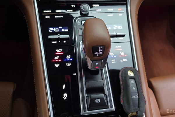 2023 Porsche Panamera с пробегом 48 128 км