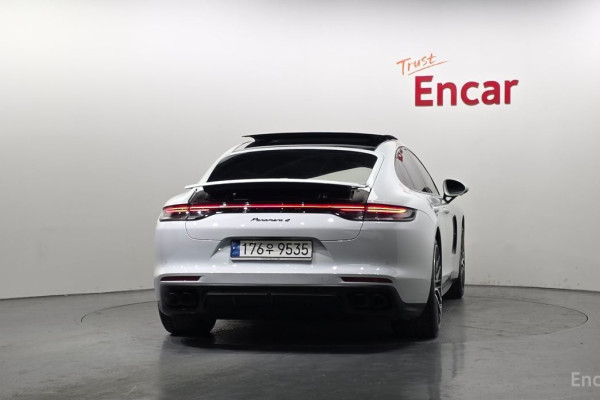 2023 Porsche Panamera с пробегом 79 126 км