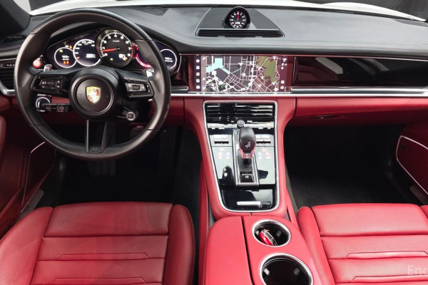 2022 Porsche Panamera с пробегом 55 330 км