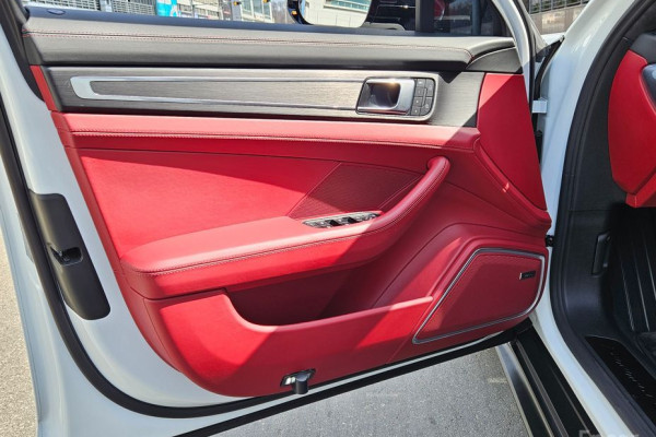 2022 Porsche Panamera с пробегом 33 500 км