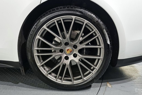 2022 Porsche Panamera с пробегом 35 094 км