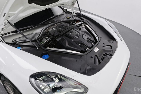 2022 Porsche Panamera с пробегом 35 094 км