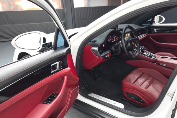 2022 Porsche Panamera с пробегом 55 330 км