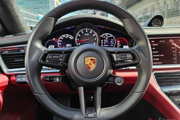 2022 Porsche Panamera с пробегом 33 500 км