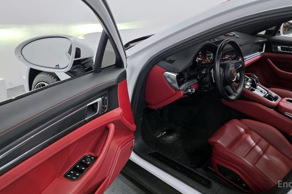 2023 Porsche Panamera с пробегом 79 126 км