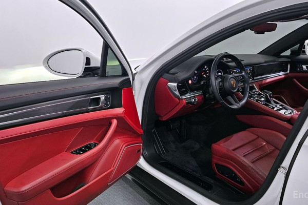 2022 Porsche Panamera с пробегом 35 094 км