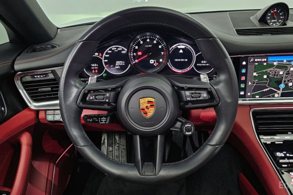2022 Porsche Panamera с пробегом 35 094 км