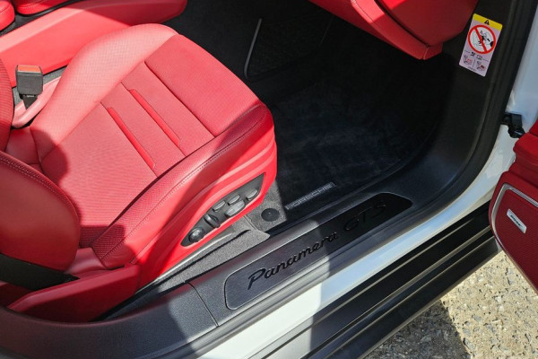 2022 Porsche Panamera с пробегом 33 500 км