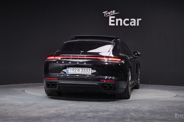 2023 Porsche Panamera с пробегом 13 553 км