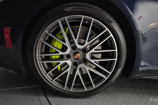 2023 Porsche Panamera с пробегом 43 804 км