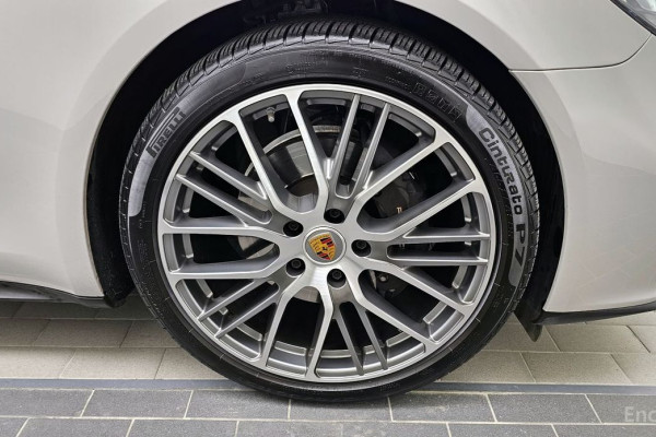 2023 Porsche Panamera с пробегом 19 783 км