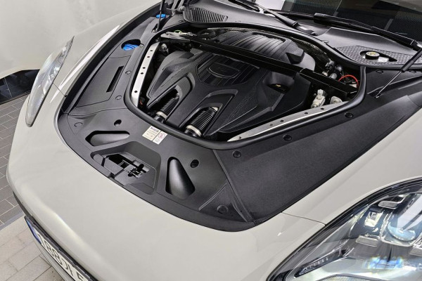 2023 Porsche Panamera с пробегом 19 783 км