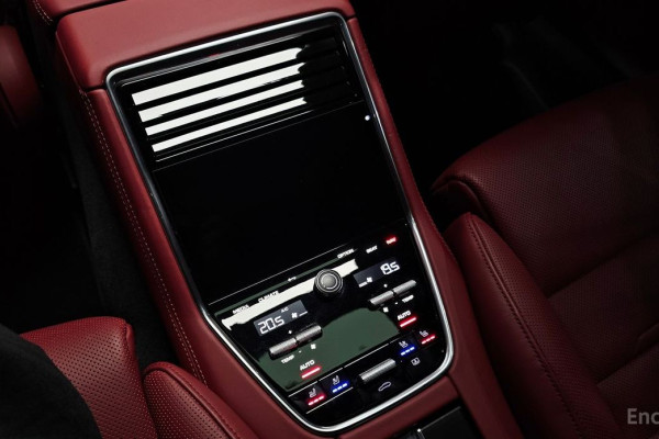 2022 Porsche Panamera с пробегом 35 094 км