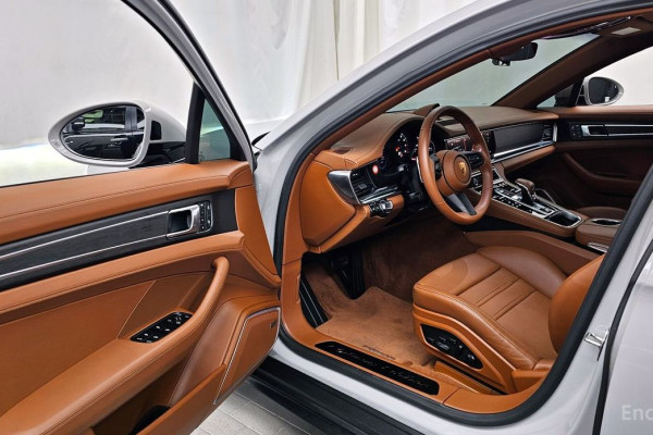 2023 Porsche Panamera с пробегом 19 783 км