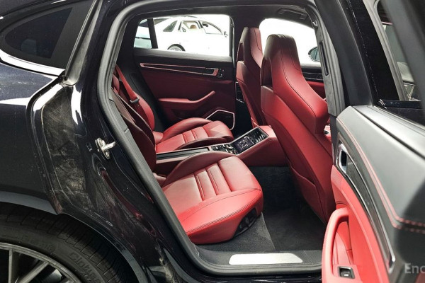 2023 Porsche Panamera с пробегом 13 553 км