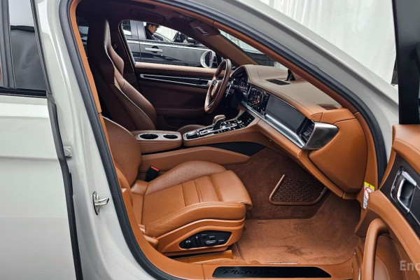 2023 Porsche Panamera с пробегом 19 783 км