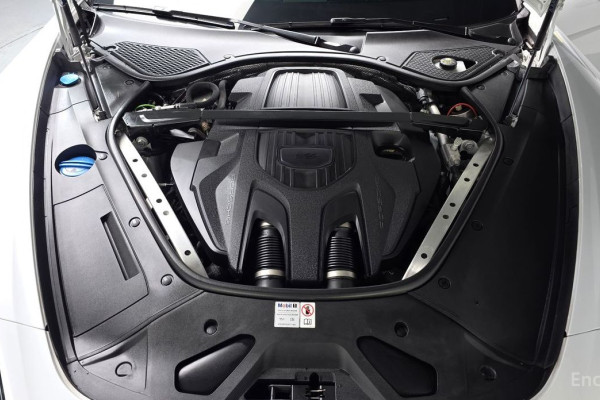 2023 Porsche Panamera с пробегом 46 812 км