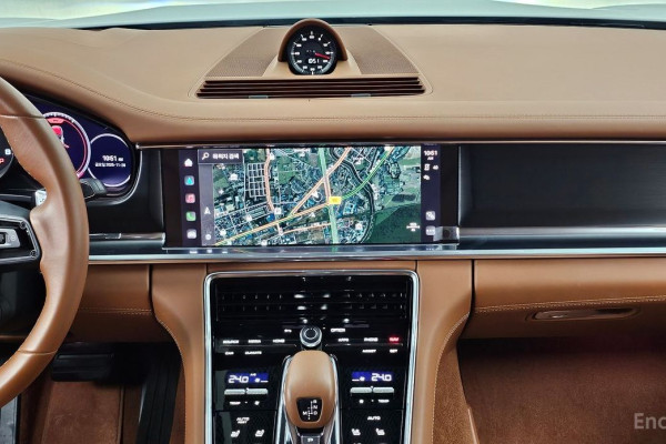 2023 Porsche Panamera с пробегом 19 783 км