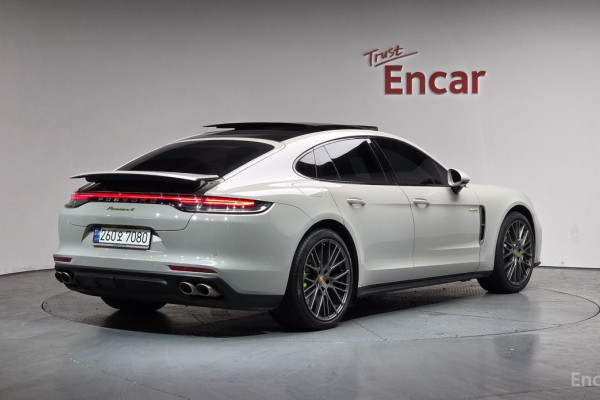 2023 Porsche Panamera с пробегом 31 738 км
