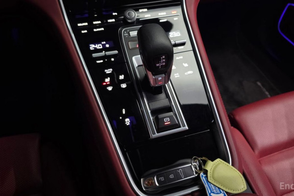 2023 Porsche Panamera с пробегом 46 812 км