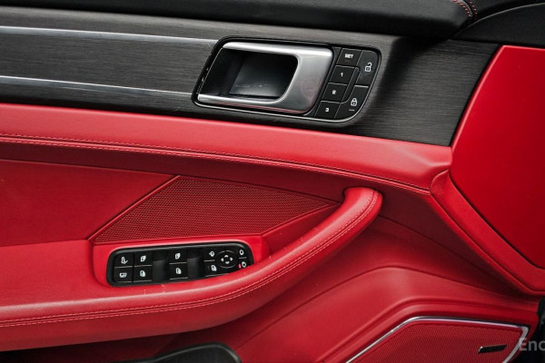 2023 Porsche Panamera с пробегом 43 804 км